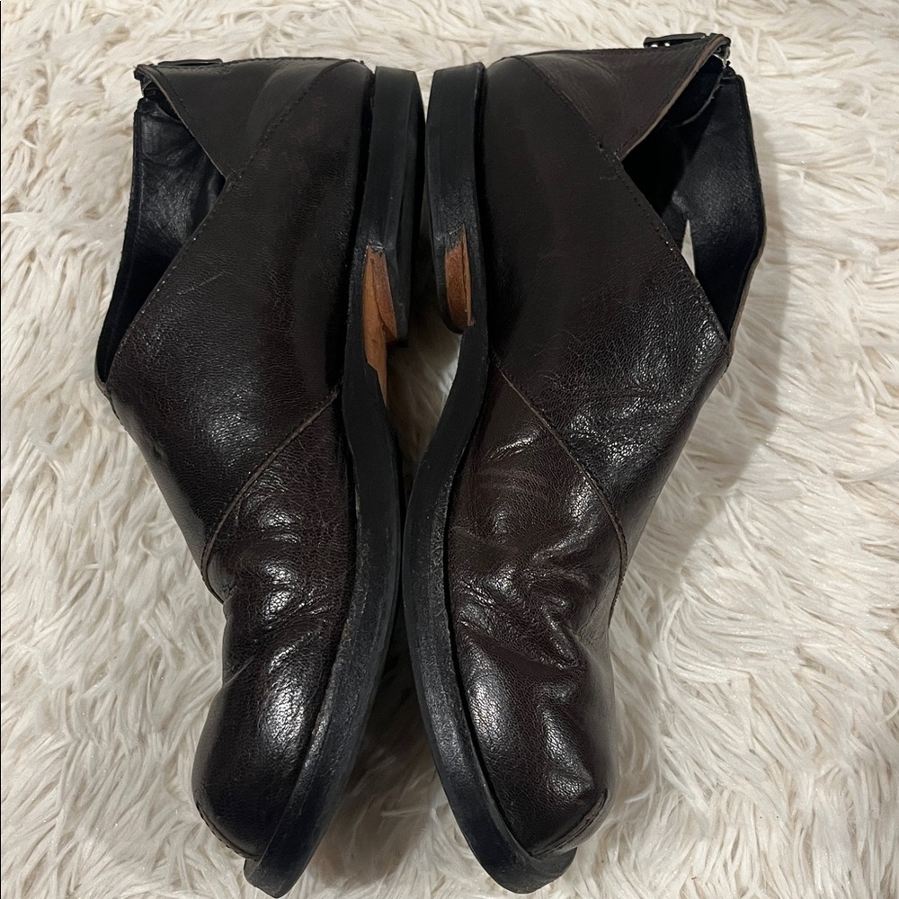 Cydwoq Vintage brown leather flats. - Picture 6 of 9